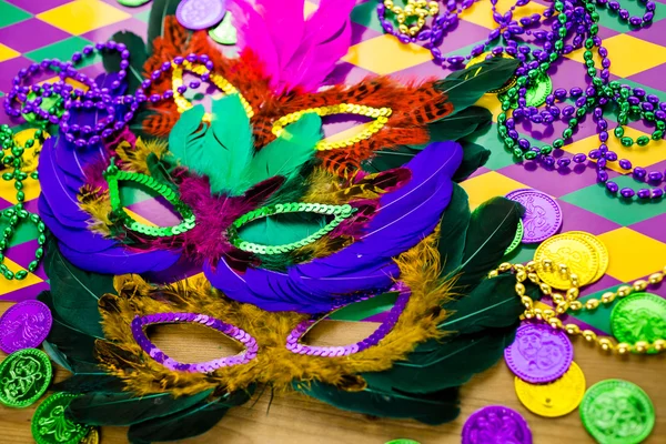 Různobarevné dekorace pro Mardi Gras party — Stock fotografie