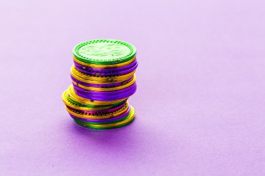 Mardi Gras partisi için çok renkli süslemeleri