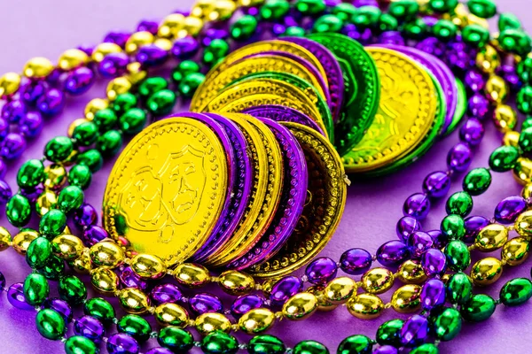 Různobarevné dekorace pro Mardi Gras party — Stock fotografie