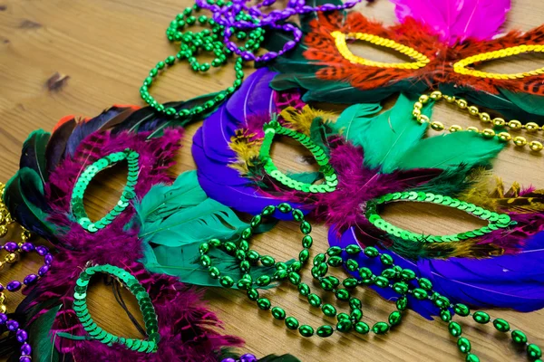 Wielobarwny dekoracje party Mardi Gras — Zdjęcie stockowe