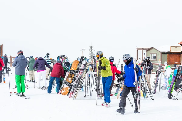 Skianlegg på slutten av sesongen – stockfoto