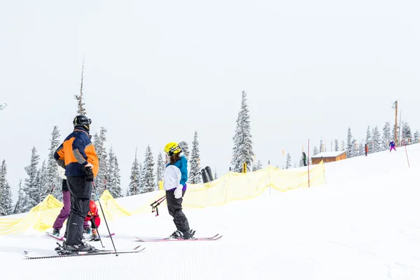 Station de ski en fin de saison — Photo