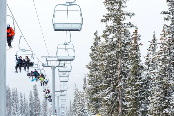 Skigebiet am Ende der Saison — Stockfoto