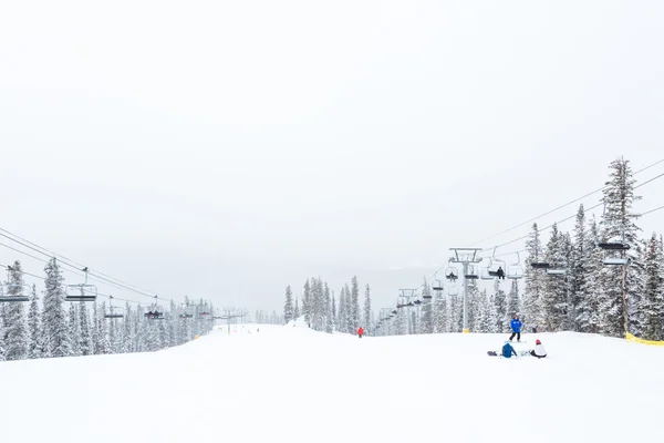 A szezon végén Ski resort — Stock Fotó