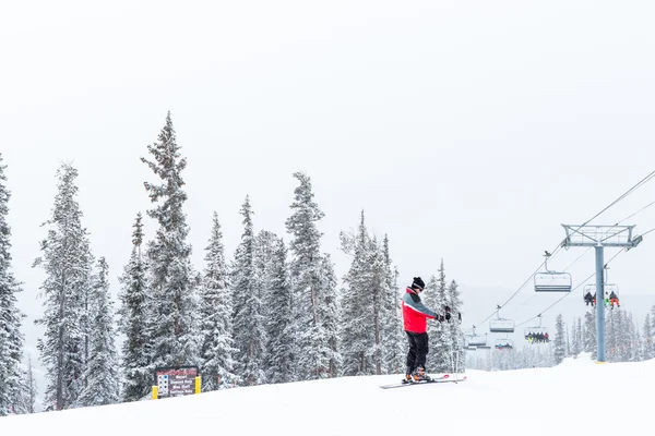 Ski resort at the end of the season — Stock Photo, Image