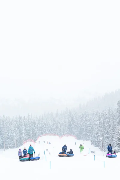 Touristes à Station de ski — Photo