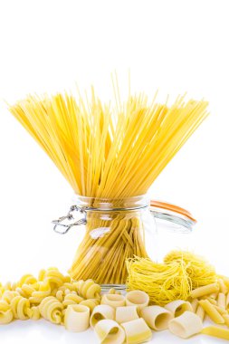 Organik sarı spagetti makarna