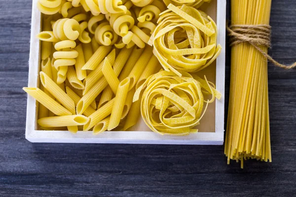 Mängd organiskt torr pasta — Stockfoto