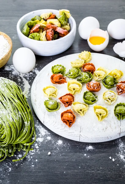 Hausgemachte Linguine Pasta — Stockfoto