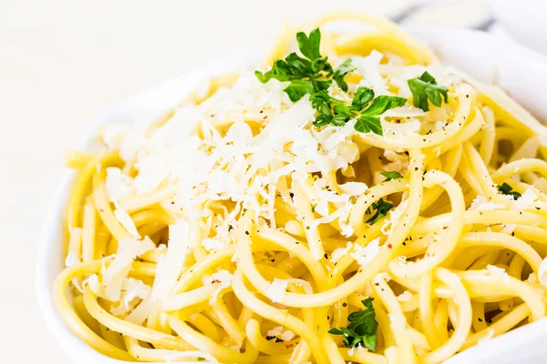 Cheese and pepper spaghetti — Stock Photo, Image