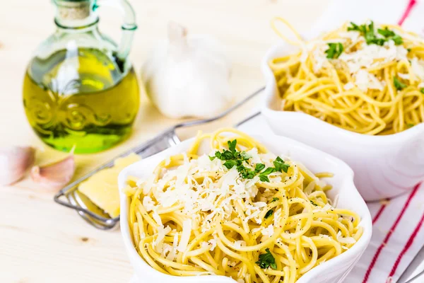 Peynir ve biber spagetti — Stok fotoğraf