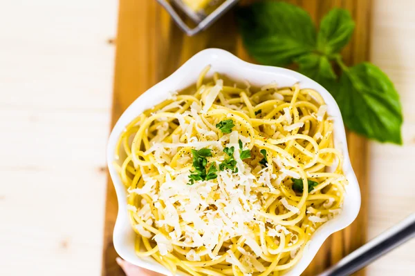 Peynir ve biber spagetti — Stok fotoğraf