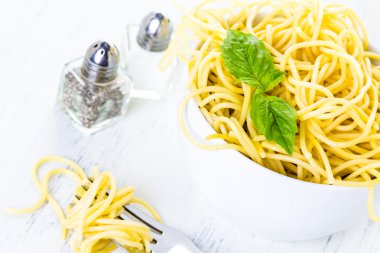 Sadece pişmiş spagetti