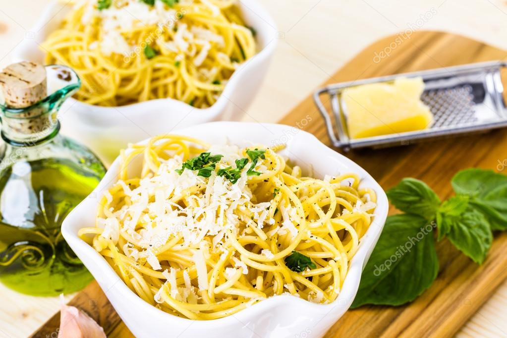 Cheese and pepper spaghetti