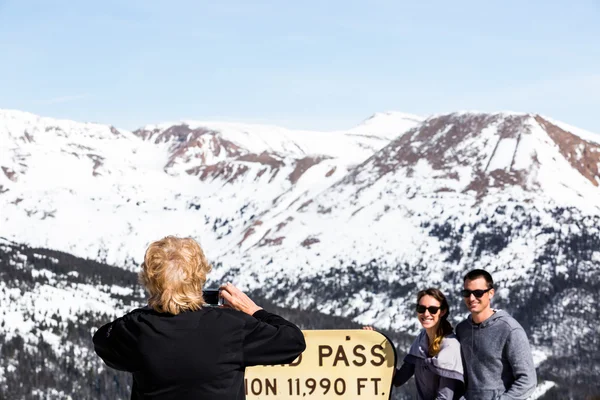 Lidé se fotit v Loveland pass — Stock fotografie