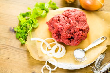 Kıyma diğer malzemelerle