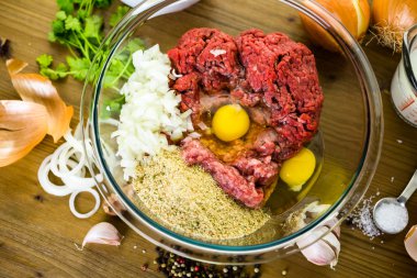 Köfte tarifi için malzemeler