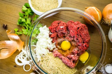 Köfte tarifi için malzemeler