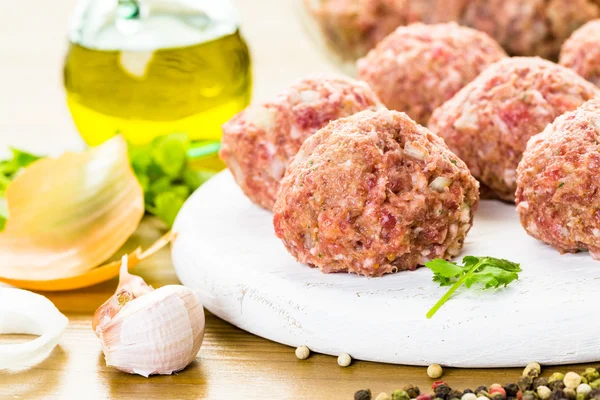 Cocinar grandes albóndigas italianas caseras —  Fotos de Stock