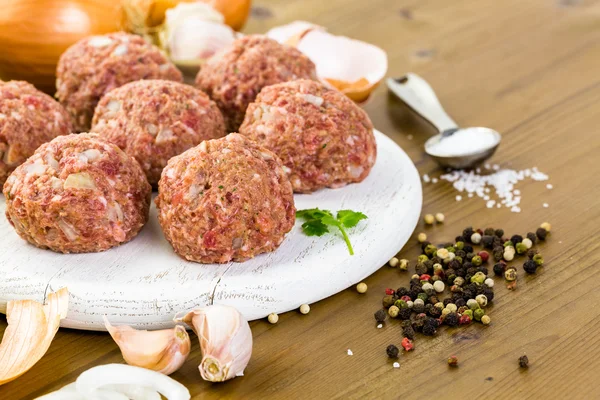 Cocinar grandes albóndigas italianas caseras —  Fotos de Stock