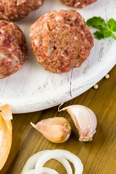 Cocinar grandes albóndigas italianas caseras —  Fotos de Stock