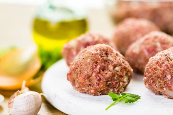 Cocinar grandes albóndigas italianas caseras —  Fotos de Stock