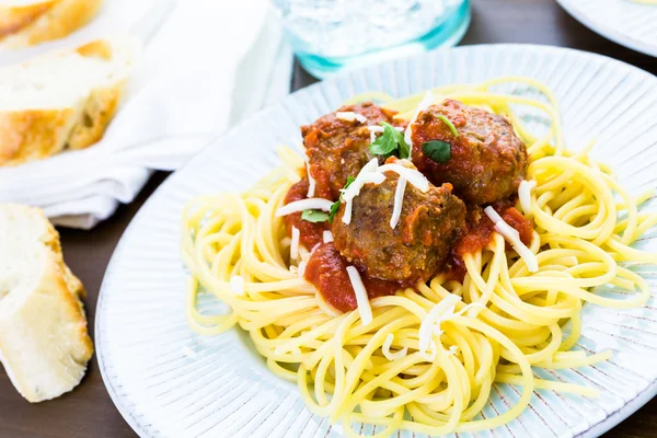 Zelfgemaakte Italiaanse gehaktballen — Stockfoto