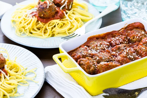 Zelfgemaakte Italiaanse gehaktballen — Stockfoto