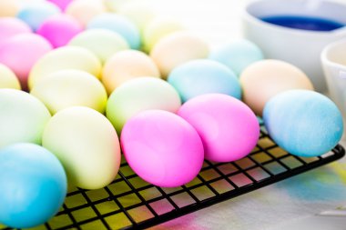 boyalı Paskalya yumurtaları