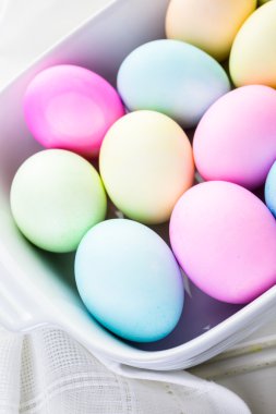 boyalı Paskalya yumurtaları