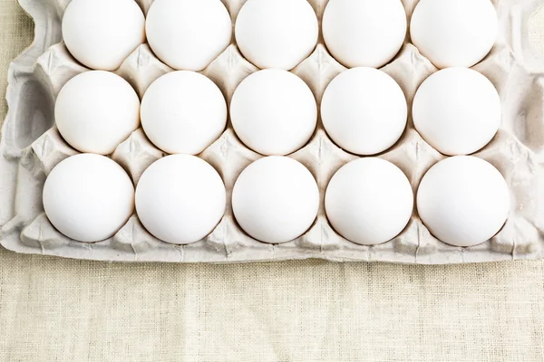 Gros plan des œufs blancs — Photo