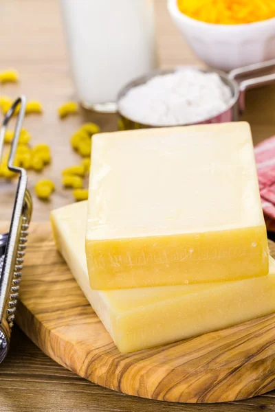 Preparación de macarrones y queso — Foto de Stock