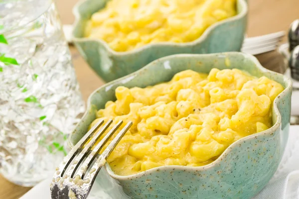 Macarrones y queso con codo macarrones . — Foto de Stock