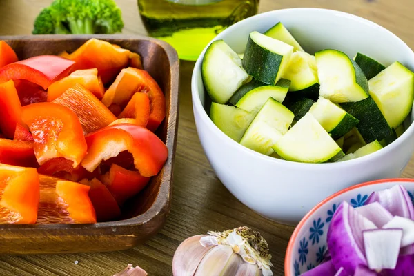 Свіжі інгредієнти, змішані овочі — стокове фото