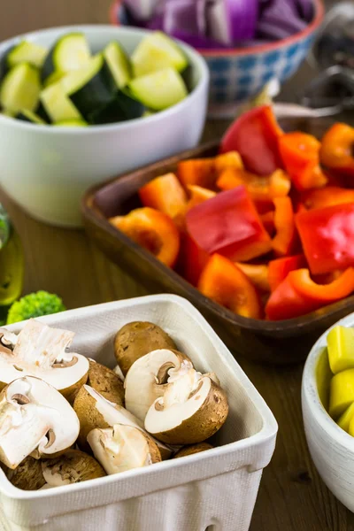 Verduras mixtas en la mesa —  Fotos de Stock