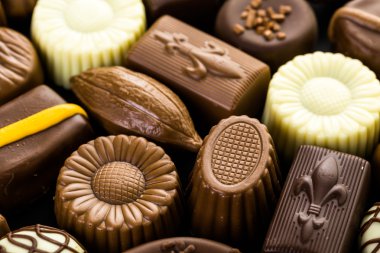 Çeşitli çikolatalar yakın çekim