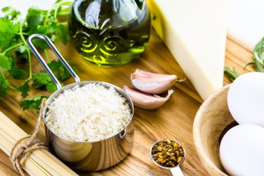 Makarna pangrattato maddeler