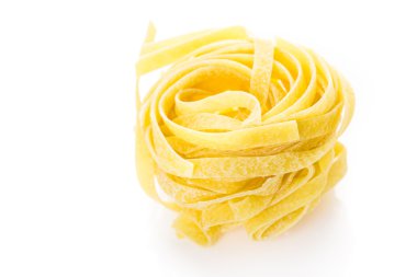 Fettuccine makarna yuvalar