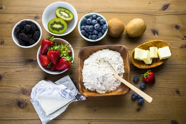 Ingredients for fruit tarts — Stock Photo, Image