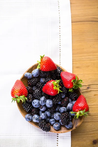 Organic fresh mixed fruit — Stock Photo, Image