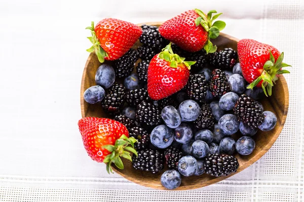 Organic fresh mixed fruit — Stock Photo, Image