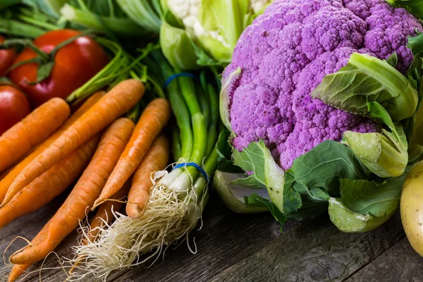 Fresh organic vegetables — Stock Photo, Image