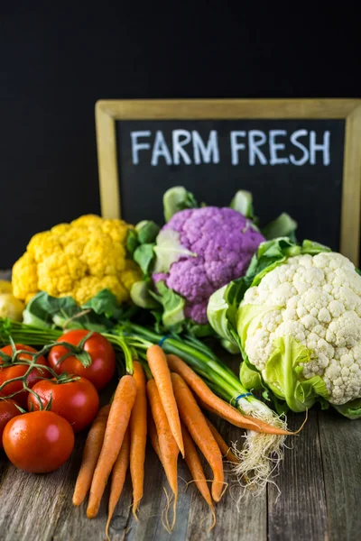 Fresh organic vegetables — Stock Photo, Image