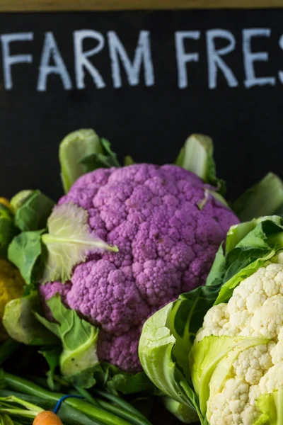 Produtos hortícolas biológicos frescos — Fotografia de Stock