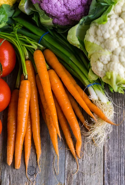 Produtos hortícolas biológicos frescos — Fotografia de Stock