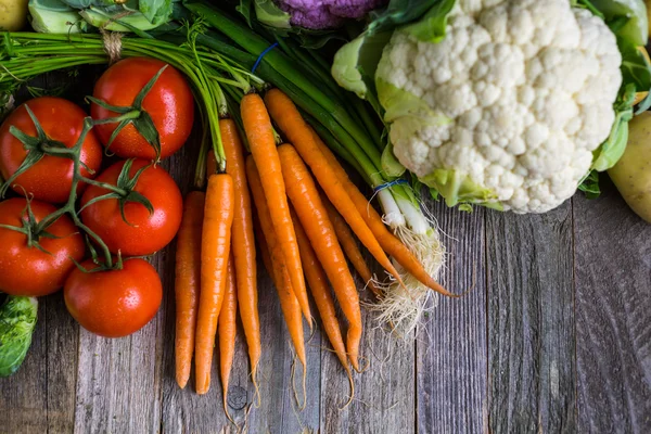 Produtos hortícolas biológicos frescos — Fotografia de Stock