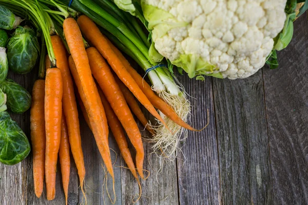 Produtos hortícolas biológicos frescos — Fotografia de Stock