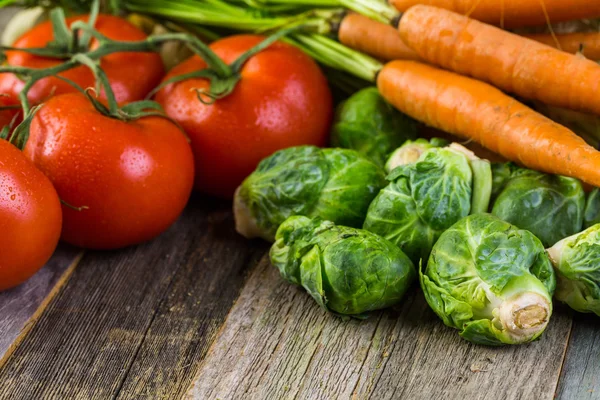 Produtos hortícolas biológicos frescos — Fotografia de Stock