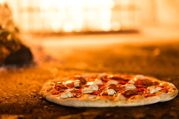 Fare pizza stile napolitana — Foto Stock