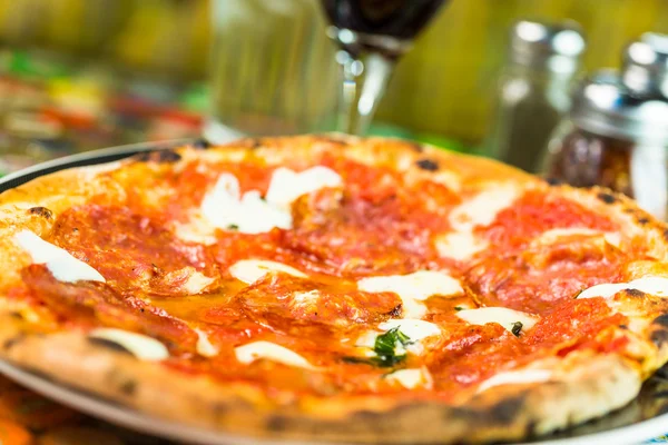 Neapolitan Style Pizza — Stock Photo, Image